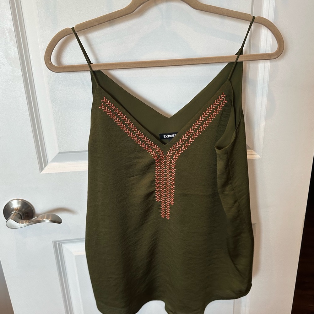 *NEW*Sz M* Express* Top